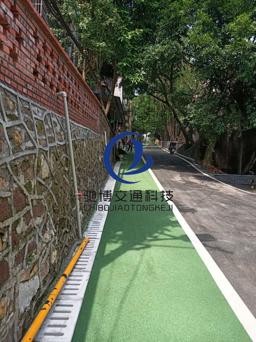 重庆血液中心永川分中心道路抗滑薄层铺装项目